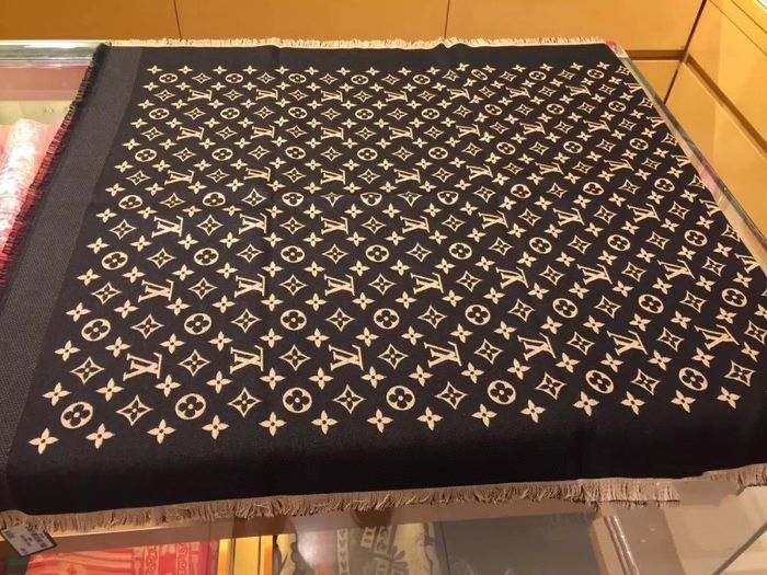 Louis Vuitton Scarf LV00060